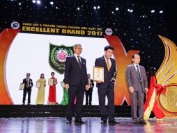 Hoàng Gia Việt Nam - Đón nhận thương hiệu xuất sắc năm 2017 - Excellent Brand 2017